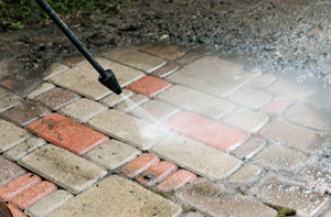 Professional Driveway Pressure Washing Services Driveway Pressure Washing Aldenham (01923)